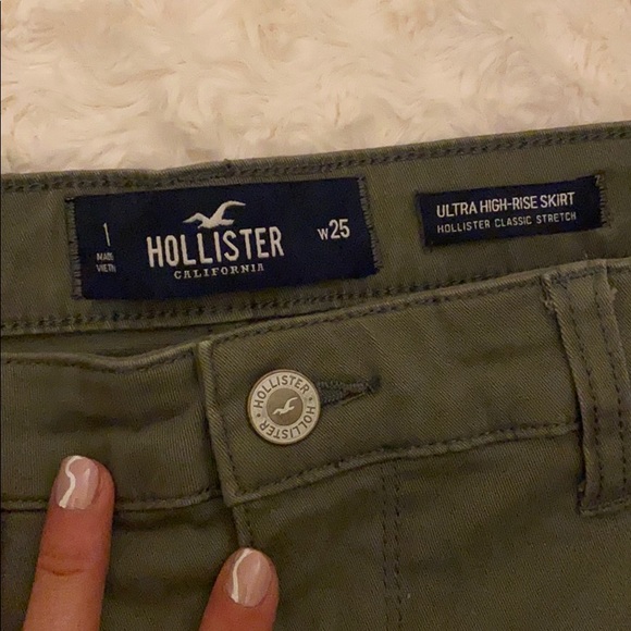 Hollister High-Wasted Green Utility Skirt - Picture 3 of 3